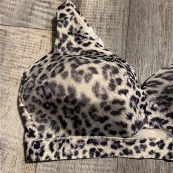 Cacique Black and Cream Leopard Print Bra-size 40C - Picture 3 of 7